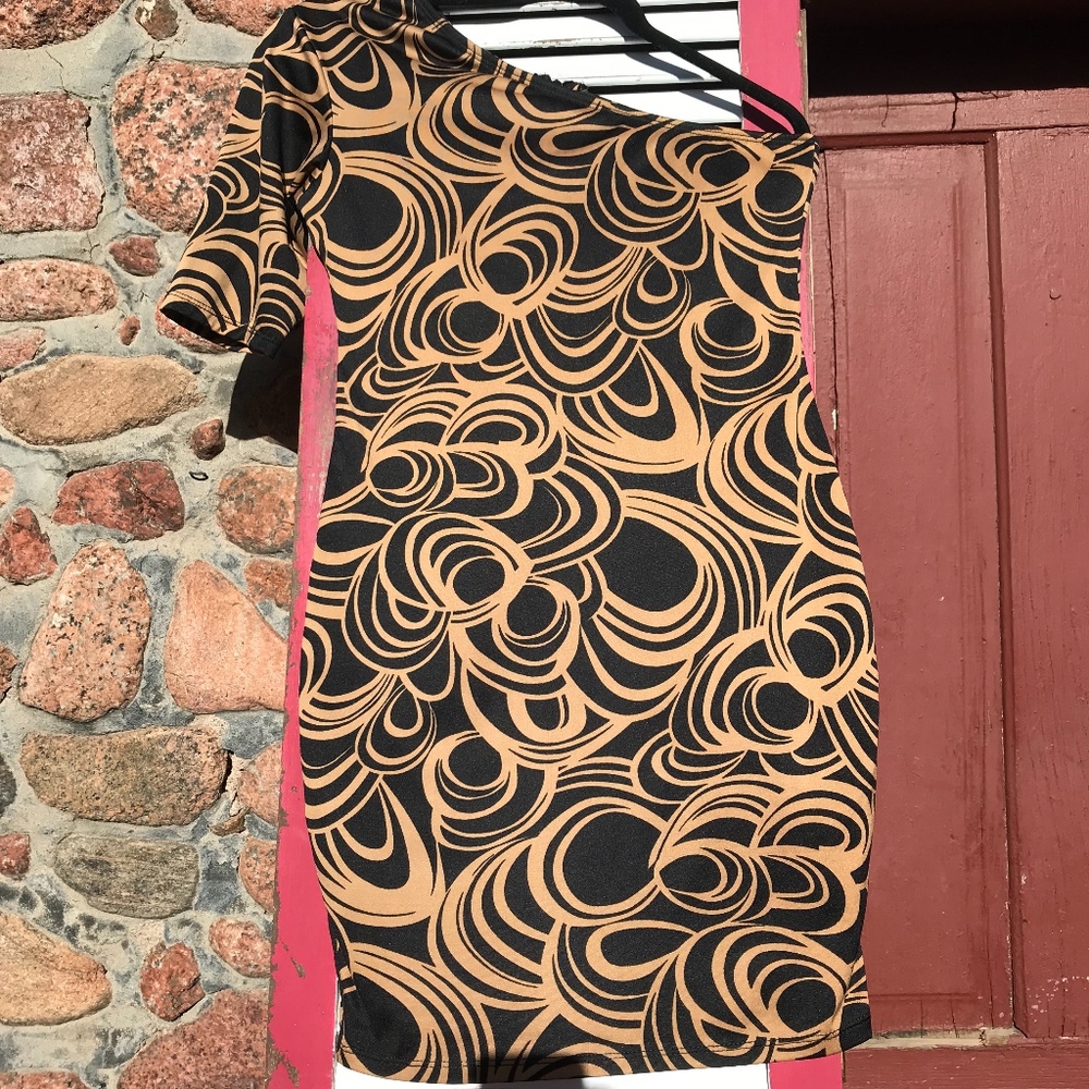 Ujena Single-Arm BodyCon Dress EUC